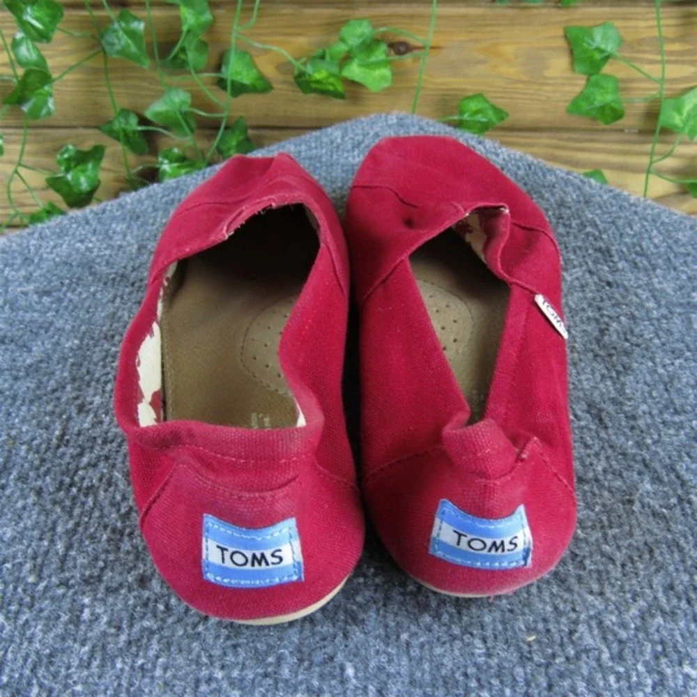 TOMS Women Classic Loafer Red Fabric Sz 8.5 Medium  Used 2025‎